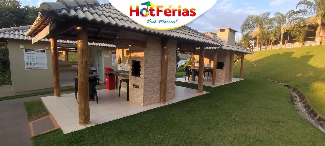Enseada Nautico: Lakeside Retreat with Optional Breakfast Caldas Novas Apartment